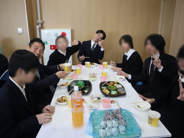 令和７年度　第７回卒業お祝い会～退園生講演会・食事会編～